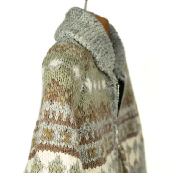 Cardigan zippé style cowichan en laine mérinos tricoté à la main - Gris perle - Caudie