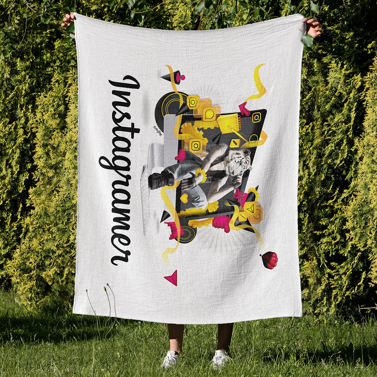Instagramer - Blanket - Caudie