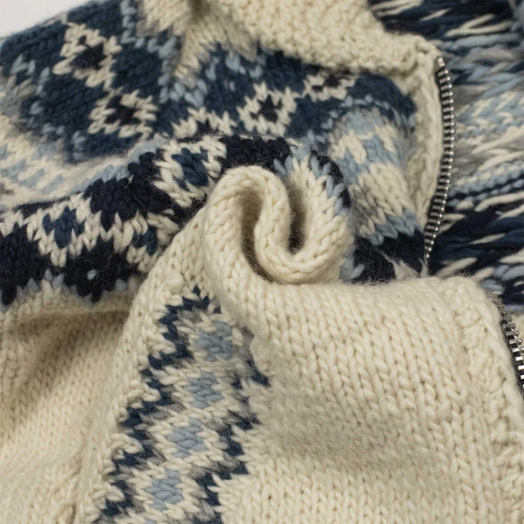 Cardigan zippé style cowichan en laine mérinos tricoté à la main - Ivoire - Caudie