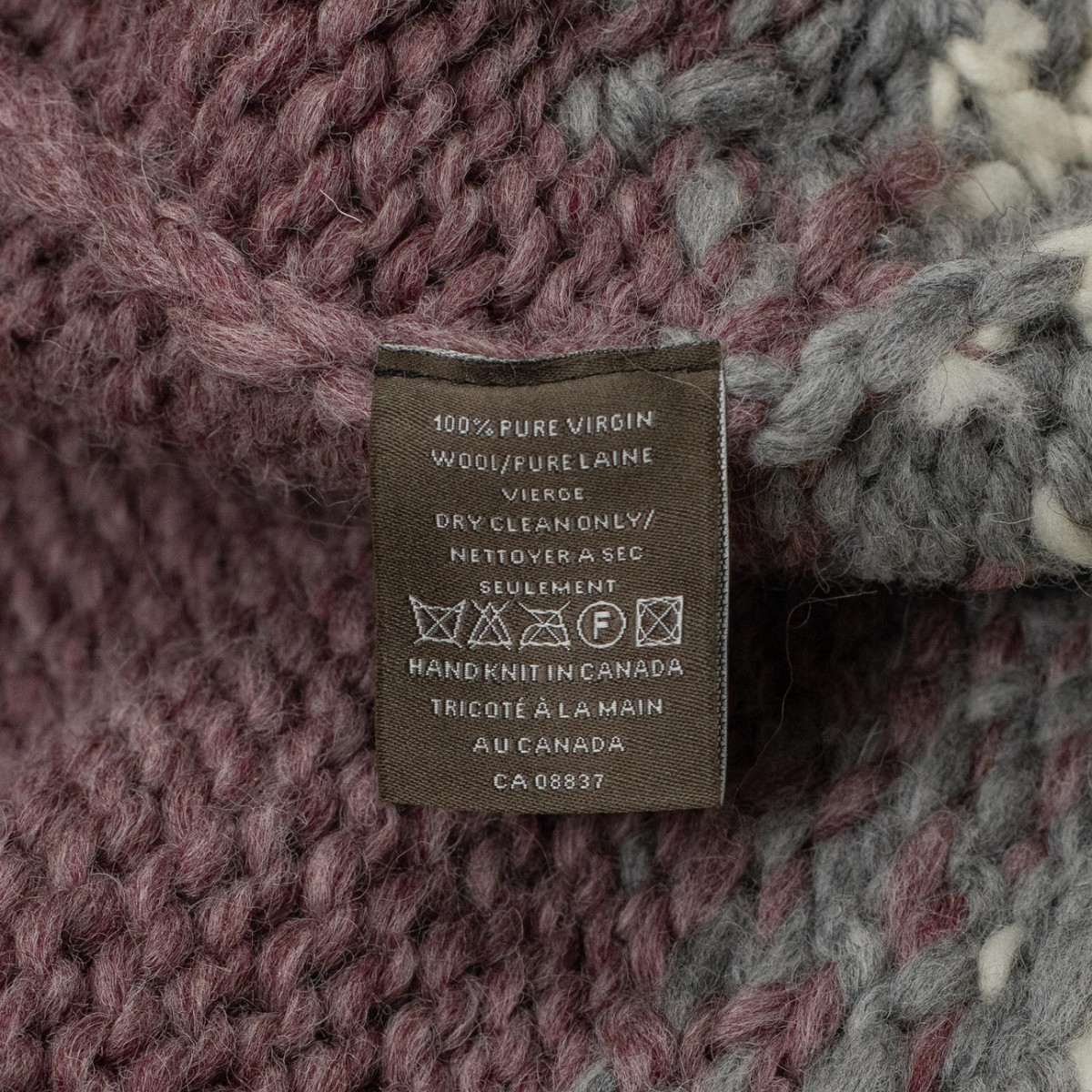 Cardigan Cowichan en laine vierge 6 fils tricoté à la main - mauve, gris et écru - Caudie