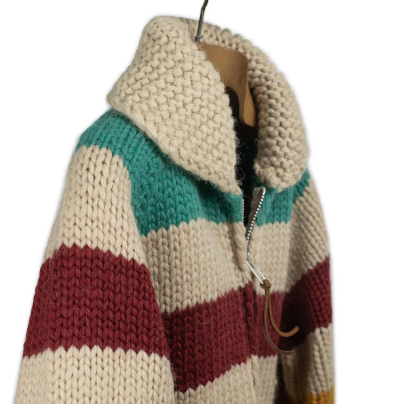 Cardigan Cowichan en laine vierge 6 fils tricoté à la main - rayures multicolores - Caudie Cardigan Cowichan en laine vierge 6 fils tricoté à la main - rayures multicolores - Caudie