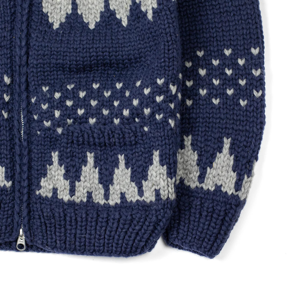 Cardigan Cowichan en laine vierge 6 fils tricoté à la main - navy et gris - Caudie