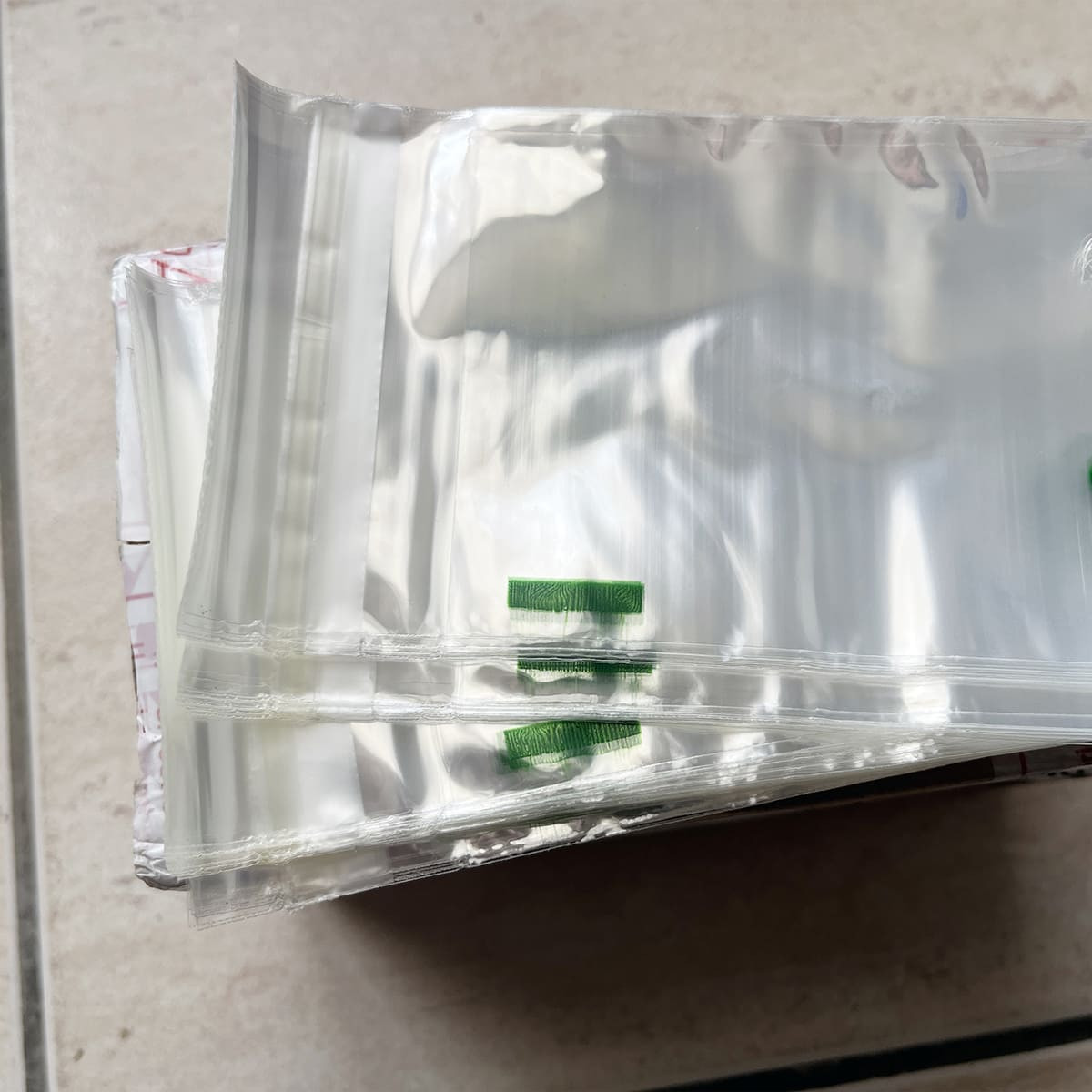 Sachets plastique transparent à fermeture adhésive - Caudie